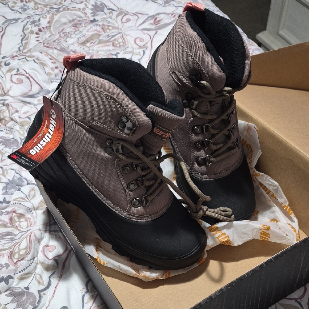 Northside Women's Winter Boots - Gray and Black